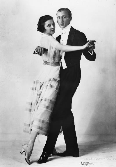 White tie and a tuxedo were standard evening wear for the 1920s man.
